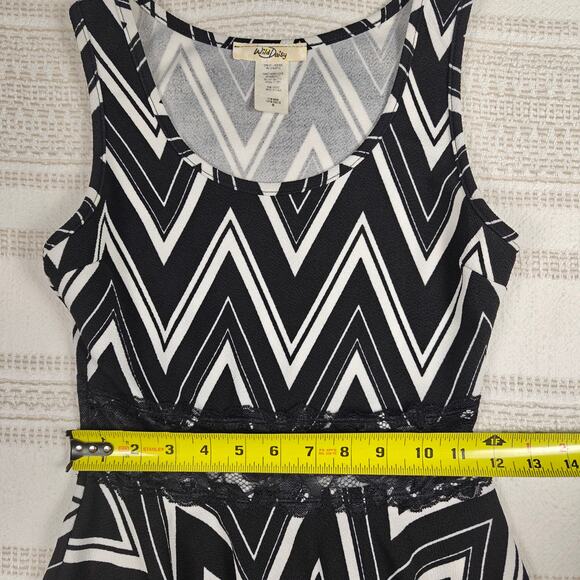 Wild Daisy Black White Chevron Mini Dress Lace Waist Cut Out Juniors S - Picture 3 of 8